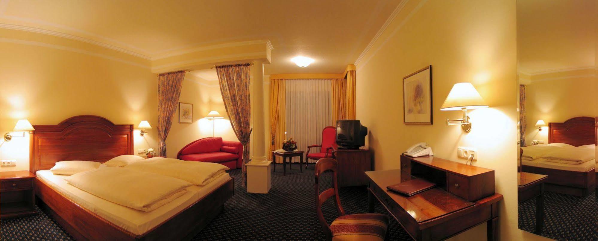 Schloss-Hotel Petry Treis-Karden Eksteriør bilde